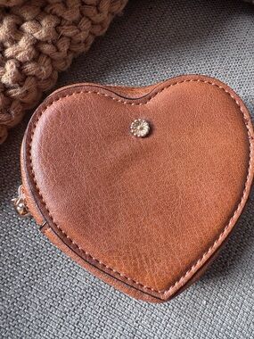 heart shaped faux leather jessica simpson card case coin wallet